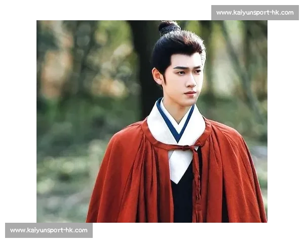 李昀锐邢武篮球路透释出！红色球服点燃体育生荷尔蒙风暴